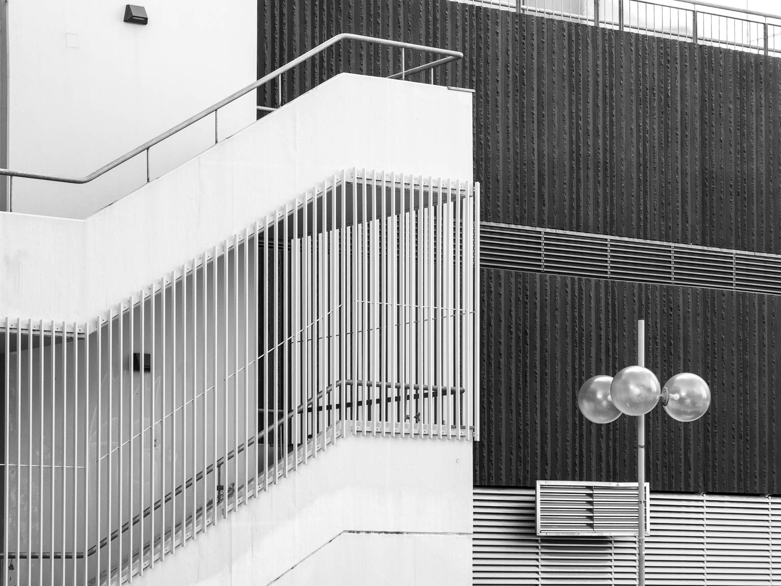 Linien mit drei Kugeln