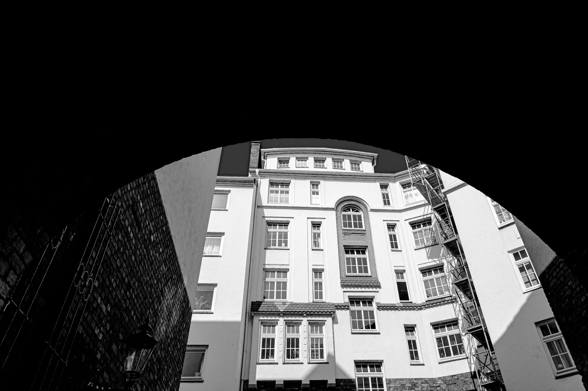 Durchblick - klassischer Hinterhof