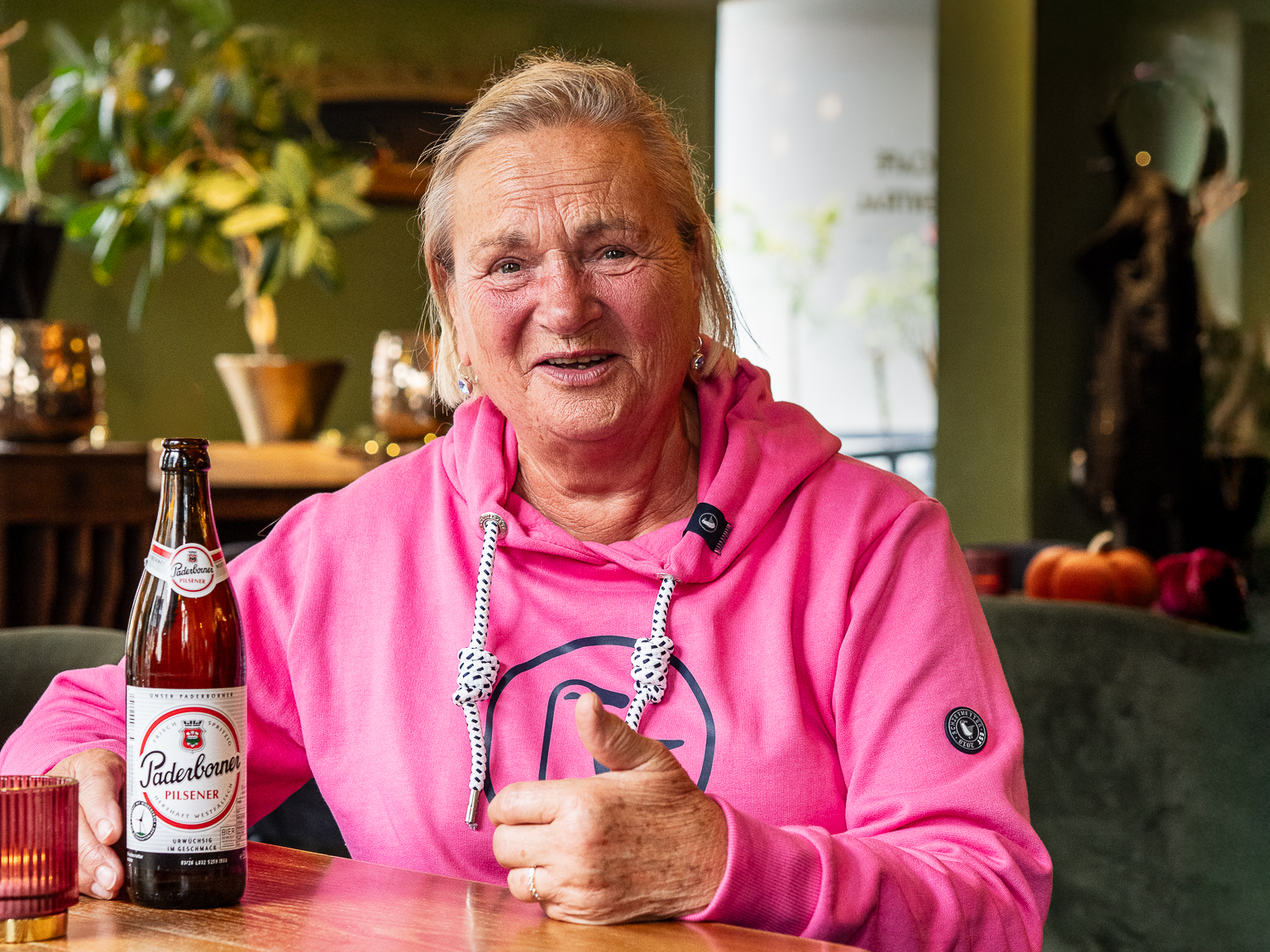 Erst eine Stunde hier und schon ein Paderborner Bier.